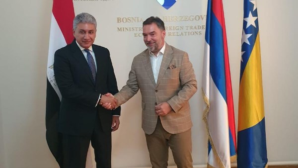 وزير السياحة وزير السياحة