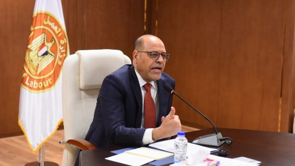 وزير العمل محمد جبران وزير العمل محمد جبران