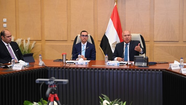 وزير الصناعة والنقل