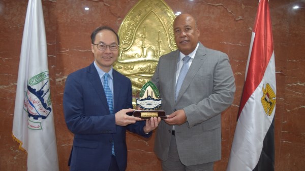 أيمن العشري