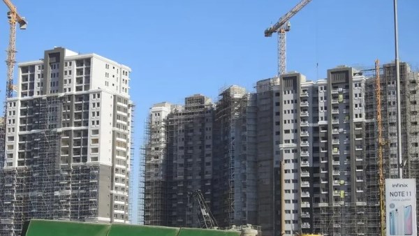 مبيعات العقارات