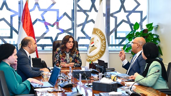 الدكتورة منال عوض الدكتورة منال عوض