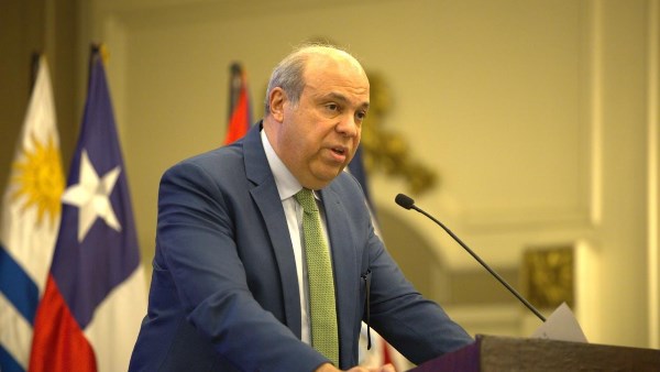 وزير الطيران المدني وزير الطيران المدني