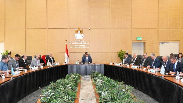 وزير الإسكان وزير الإسكان
