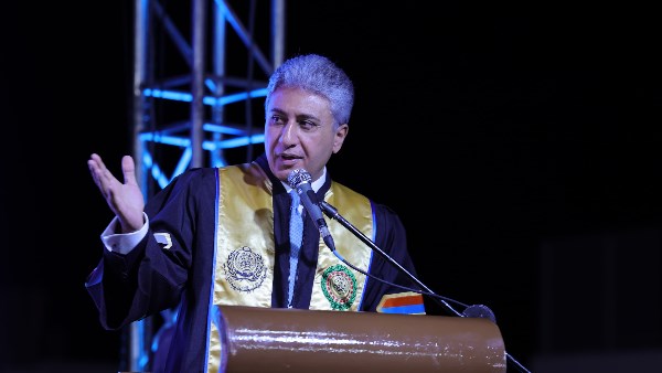 وزير السياحة