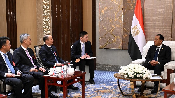 الدكتور مصطفى مدبولي الدكتور مصطفى مدبولي