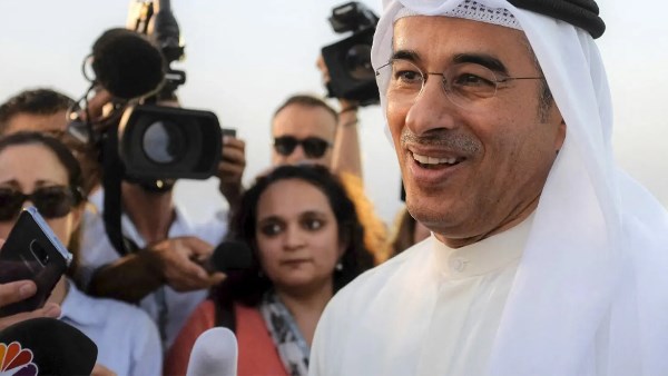 محمد العبار يكشف عن خطط طرح أسهم نون في البورصتين السعودية والإماراتية محمد العبار يكشف عن خطط طرح أسهم نون في البورصتين السعودية والإماراتية