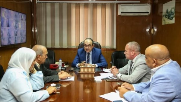 وزير قطاع الأعمال يوجه بتكثيف الجهود لتطوير شركة السد العالي للمشروعات الكهربائية "هايديليكو" وزير قطاع الأعمال يوجه بتكثيف الجهود لتطوير شركة السد العالي للمشروعات الكهربائية "هايديليكو"