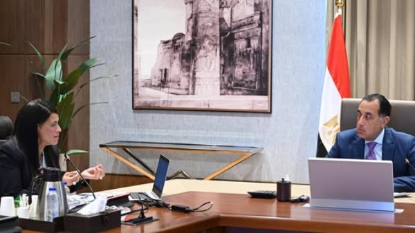 رئيس الوزراء يستعرض مع وزيرة التخطيط جهود حوكمة الاستثمارات العامة في العام المالي 2024 – 2025 رئيس الوزراء يستعرض مع وزيرة التخطيط جهود حوكمة الاستثمارات العامة في العام المالي 2024 – 2025