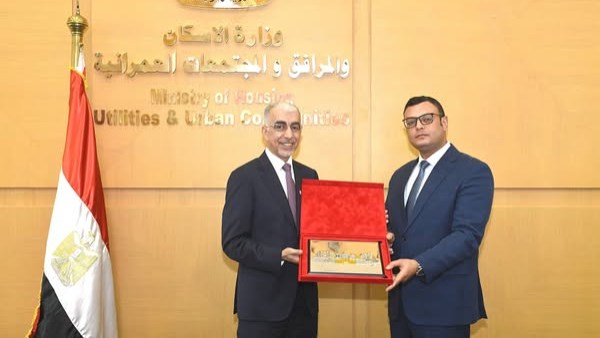 وزير الإسكان يستقبل وزير الأشغال البحريني لبحث أوجه التعاون بين مصر والبحرين