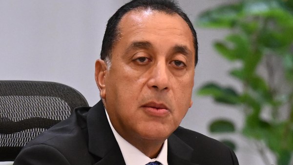 رئيس الوزراء يكشف كيف تتعامل الحكومة مع تحدي العجز التجاري