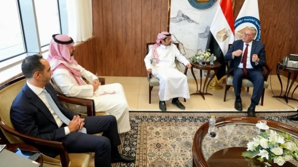 وزير البترول يبحث دعم الاستثمارات السعودية في صناعات البتروكيماويات والأسمدة بمصر وزير البترول يبحث دعم الاستثمارات السعودية في صناعات البتروكيماويات والأسمدة بمصر