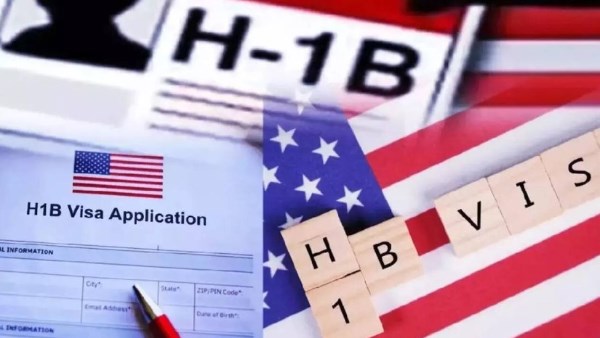 البيت الأبيض يوضح حقيقة رسوم تأشيرة العمل H-1B البيت الأبيض يوضح حقيقة رسوم تأشيرة العمل H-1B