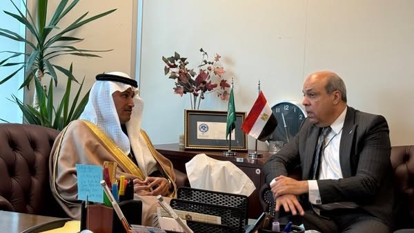 مصر والسعودية تبحثان سبل تعزيز التعاون في مجال الطيران المدني
