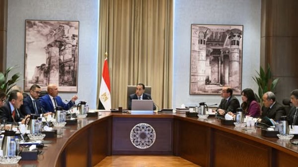 رئيس الوزراء يكشف عن مستجدات مشروعات القطار الكهربائي السريع والمونوريل رئيس الوزراء يكشف عن مستجدات مشروعات القطار الكهربائي السريع والمونوريل