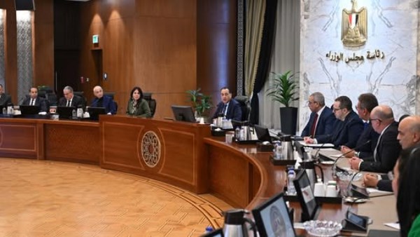 رئيس الوزراء يستعرض آليات الترويج للمنتجات العقارية المصرية