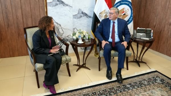 وزير البترول يبحث مع فالكو الأمريكية خطط التوسع واستخدام الطاقة المتجددة بمصر