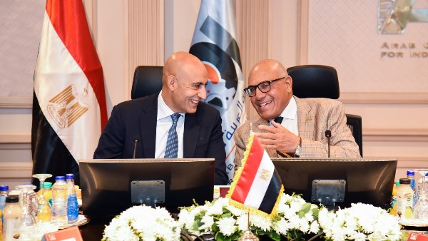 رئيس الهيئة العربية للتصنيع ووزير التعليم رئيس الهيئة العربية للتصنيع ووزير التعليم