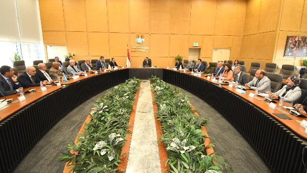 وزير الإسكان وزير الإسكان