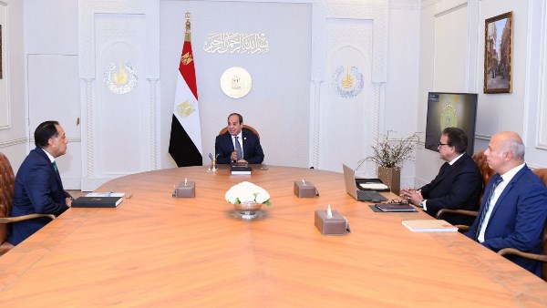 الرئيس عبد الفتاح السيسي الرئيس عبد الفتاح السيسي