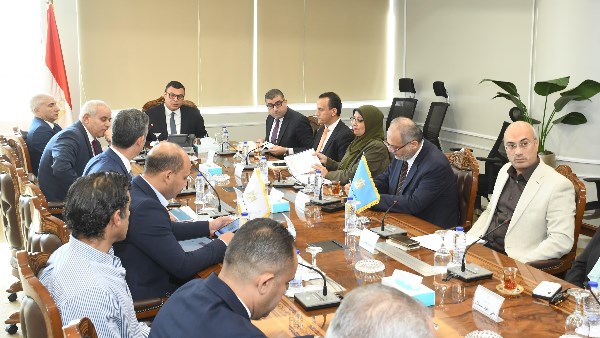 وزير الاسكان وزير الاسكان