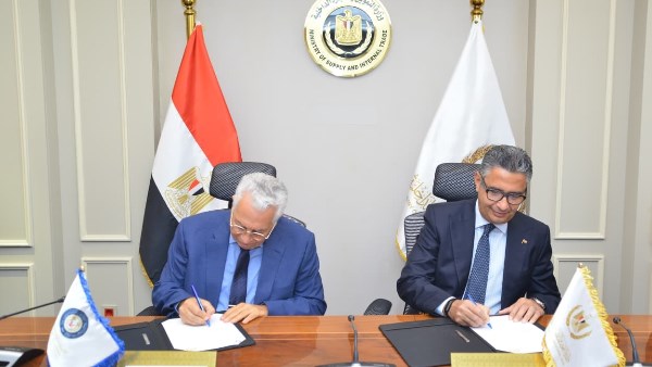 الدكتور شريف فاروق 