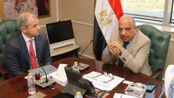 وزير الكهرباء