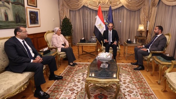  وزير الاتصالات