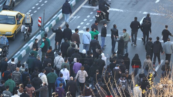 Widespread anti-government protests 
