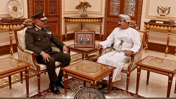 لفريق  أحمد خليفة رئيس أركان حرب القوات المسلحة يعود إلى أرض الوطن