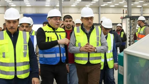 وزير قطاع الأعمال يتفقد مشروعات تطوير صناعة الغزل والنسيج بالمحلة الكبرى