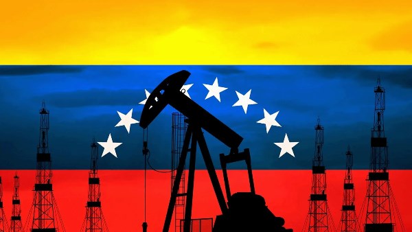 ترامب يعلن خططًا ضخمة لإعادة إحياء قطاع النفط الفنزويلي باستثمارات أمريكية