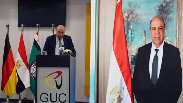  وزير الطيران يشدد على التكامل القانوني والفني لضمان سلامة الطيران المدني