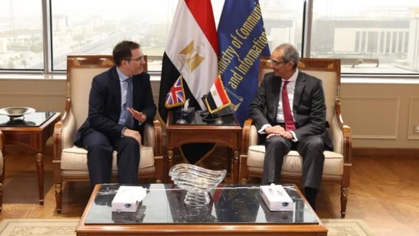 مصر والمملكة المتحدة تبحثان توسيع آفاق التعاون في مجالات التحول الرقمي والذكاء الاصطناعي 