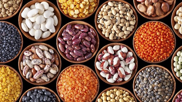 السوق المصري.. انخفاض أسعار البقوليات واستقرار الأسواق قبل حلول شهر رمضان