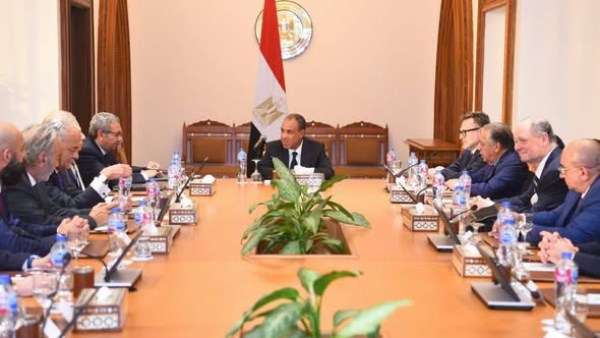  وزير الخارجية يستقبل وفدًا من رجال الأعمال الكنديين لبحث تعزيز الاستثمارات في مصر
