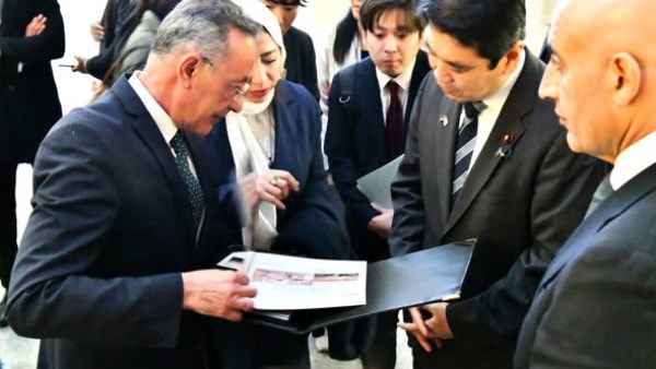 وزير التعليم والثقافة الياباني يزور المتحف المصري الكبير ويشيد بعظمة الحضارة المصرية