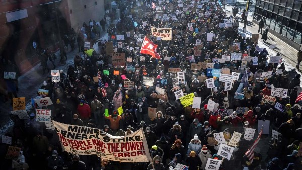 أمريكا.. احتجاجات مينيسوتا تهز الاقتصاد المحلي وقادة الأعمال يدعون لخفض التصعيد فوراً