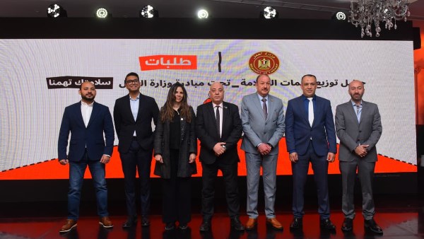 وزارة العمل و"طلبات مصر" تدشنان مراسم توزيع معدات الحماية لسائقي التوصيل