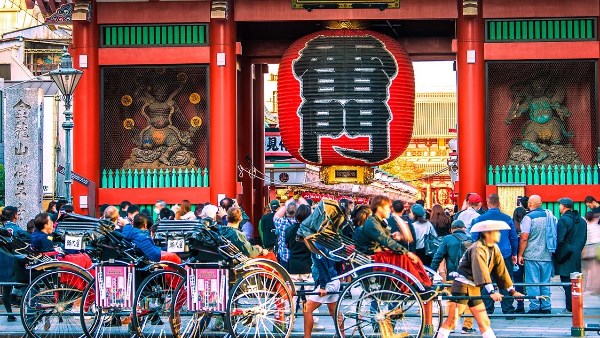 اليابان تسعى لتعزيز إنفاق السياح الأجانب بنسبة 9% بحلول 2030