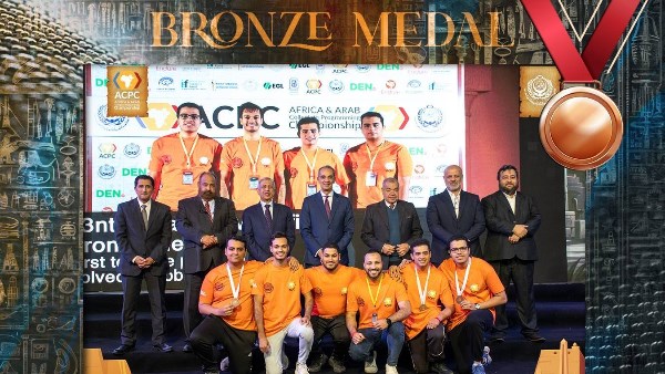 الفرق الطلابية الفائزة