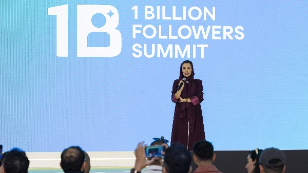 قمة المليار متابع