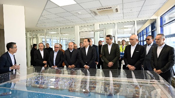 رئيس مجلس الوزراء