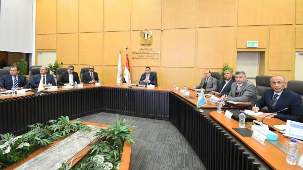 وزير الإسكان