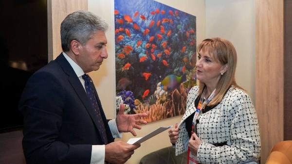 وزير السياحة