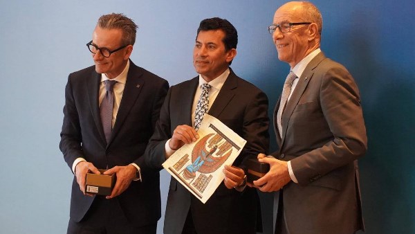  الدكتور أشرف صبحي