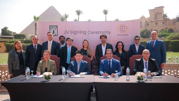 مجموعة IGI القابضة وشركة Hotel101 Global Holdings Corp