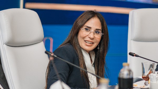 وزيرة الإسكان 