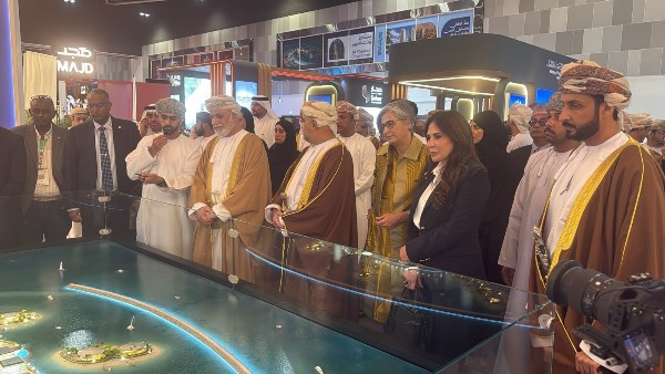  وزيرة الإسكان