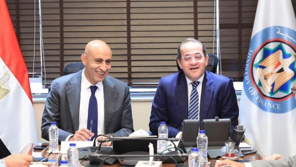 وزيرا المالية والتعليم